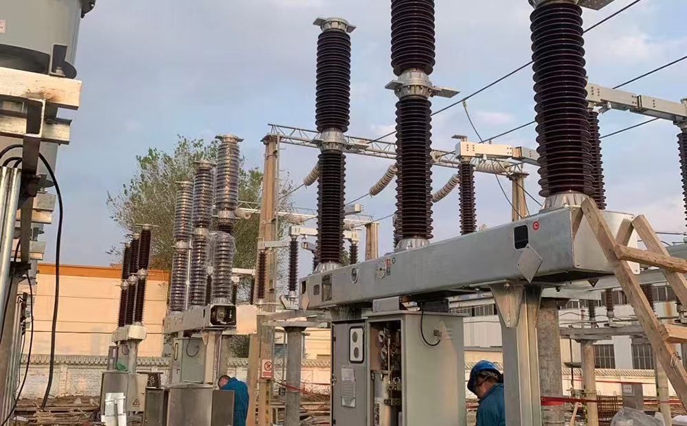 110KV 六氟化硫断路器现场安装